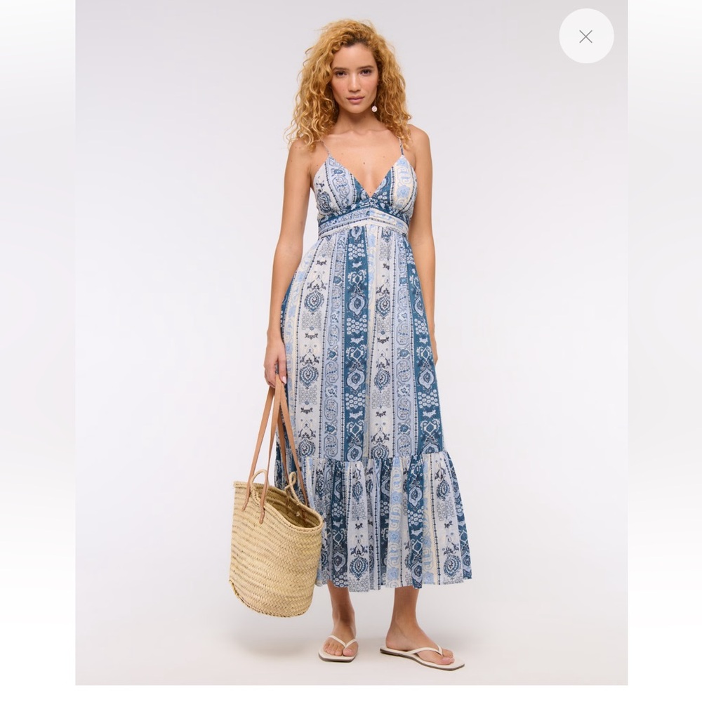Bra-free flowy tie-back maxi dress